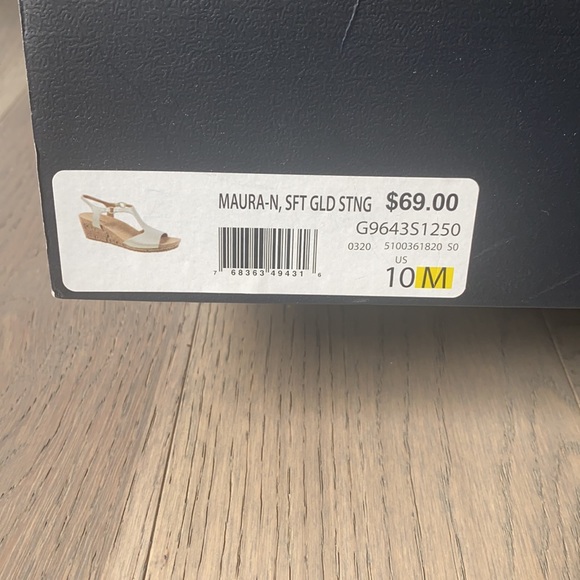 Size 10 women’s Naturalizer wedges. NWT - Picture 7 of 7